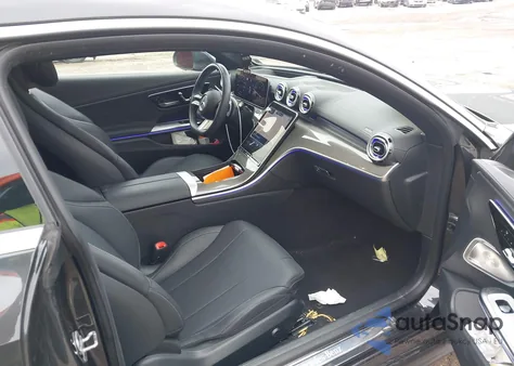 2024 Mercedes-Benz Cle 300 4Matic z USA, uszkodzony, nr VIN W1KMJ4HB1RF033522